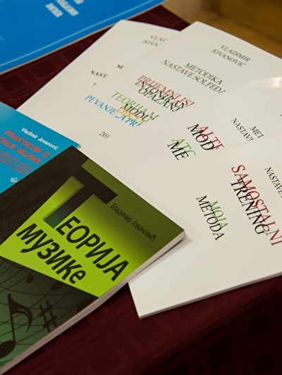 Edukacija kroz ponuđenu literaturu